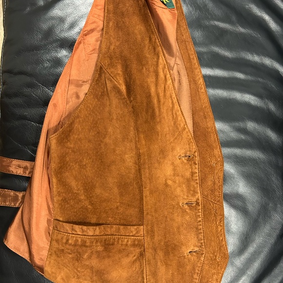 Danier Suede Leather Vest, three buttons front with two pocket, size M. - Picture 6 of 8